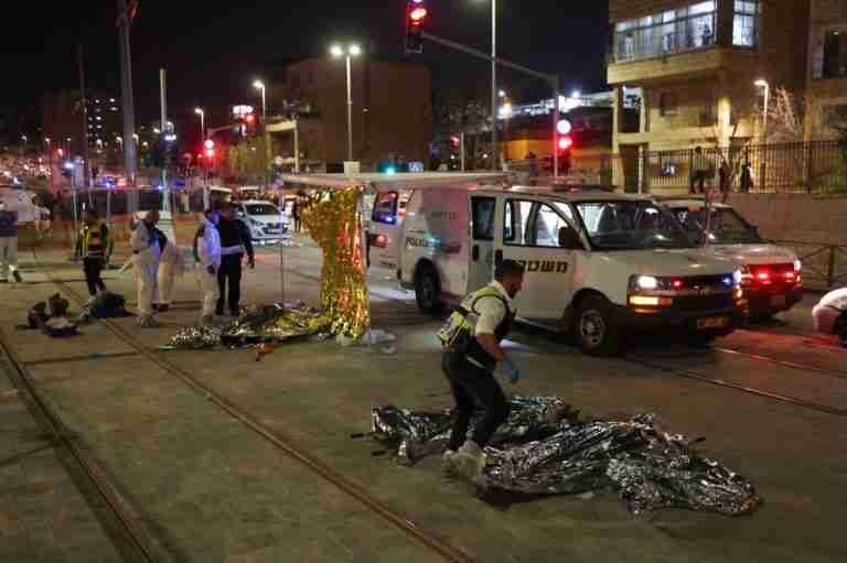 فلسطینی مجاہد کی شہادت پسندانہ کارروائی، 10 صیہونی آباد کار ہلاک، متعدد زخمی
