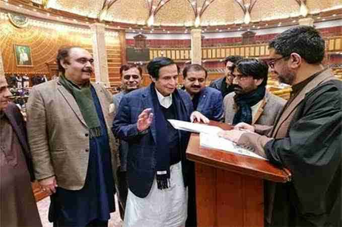 وزیراعلیٰ پنجاب نے رات گئے اعتماد کا ووٹ لیکر حکمران اتحاد کو سرپرائز دے دیا