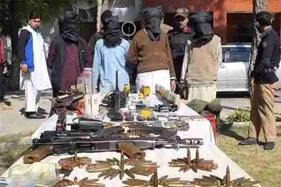 صوابی میں کالعدم ٹی ٹی پی کے 2 دہشتگرد ہلاک، 4 گرفتار