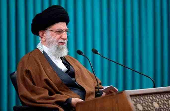 انقلاب اسلامی کی سالگرہ اور ولادت امیر المؤمنین پر ایران میں ہزاروں قیدیوں کی سزا معاف