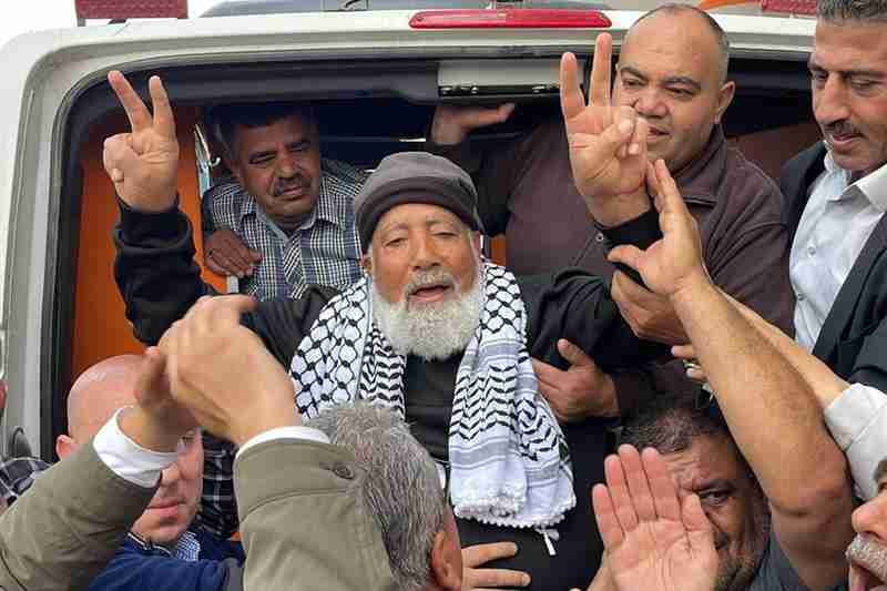 معمر ترین فلسطینی قیدی 17 برس بعد اسرائیلی جیل سے رہا