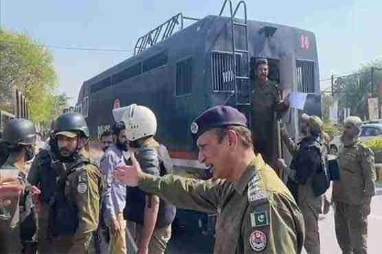 لاہور: پولیس اور پی ٹی آئی کارکنوں میں جھڑپیں، متعدد گرفتار
