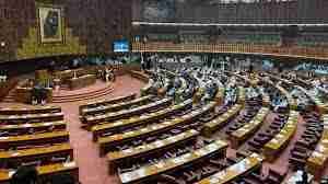 چیف جسٹس کے اختیارات محدود کرنے کا قانون منظور