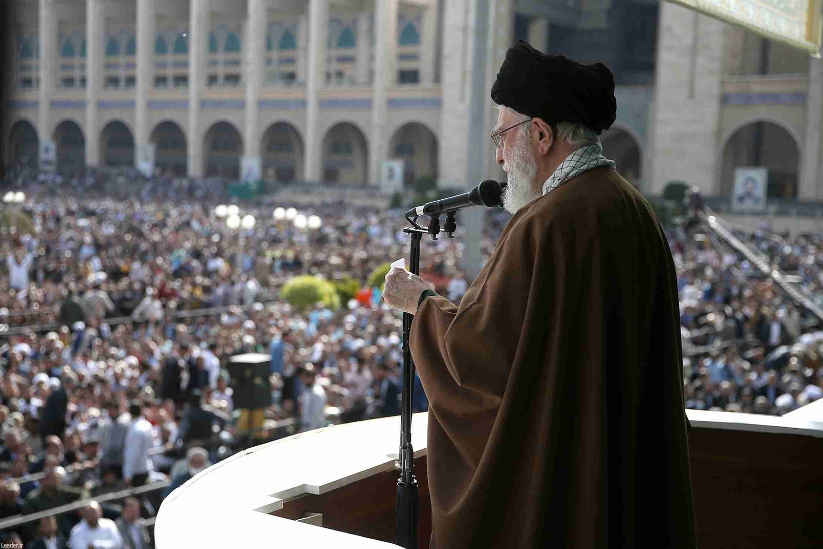 دشمن کی حکمت عملی فریب، جھوٹ، لالچ اور حقائق مسخ کرنے پر مبنی ہے، ولی امر مسلمین