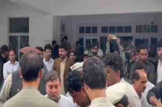 پاراچنار میں تکفیری دہشت گردوں کی اسکول میں فائرنگ، 7 اساتذہ شہید