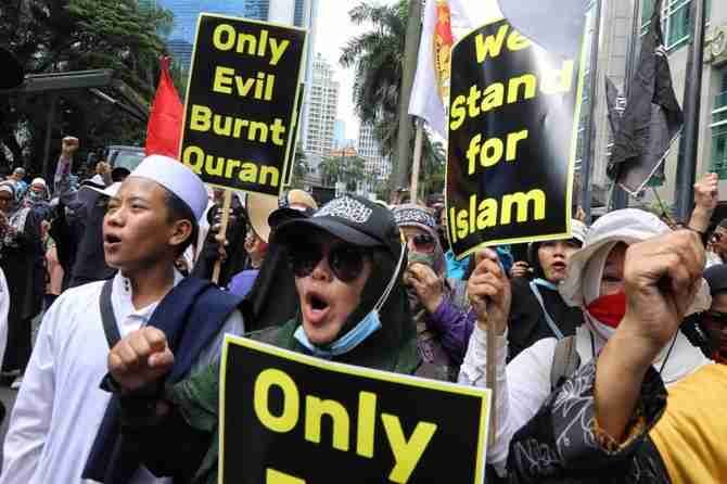 سویڈن اور ڈنمارک کو ہوش آگیا، توہین قرآن روکنے کیلئے قانون سازی پر غور