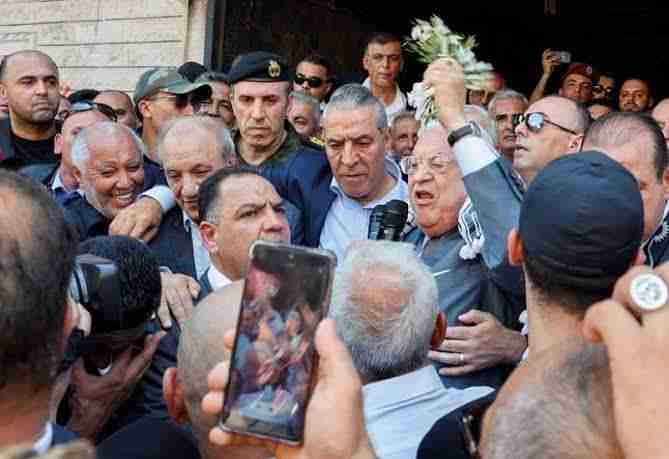 فلسطینی صدر کا متاثرہ جنین پناہ گزین کیمپ کا غیر معمولی دورہ