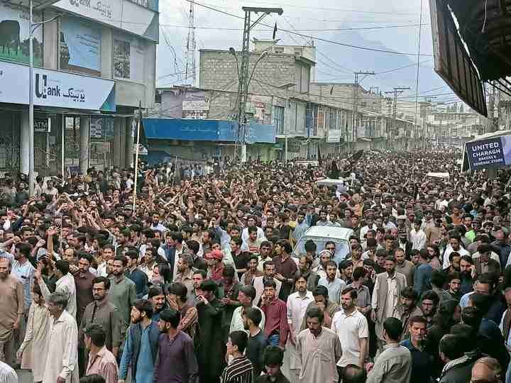اسکردو: علامہ باقر الحسینی پر ایف آئی آر کے اندراج کیخلاف عوام سراپا احتجاج