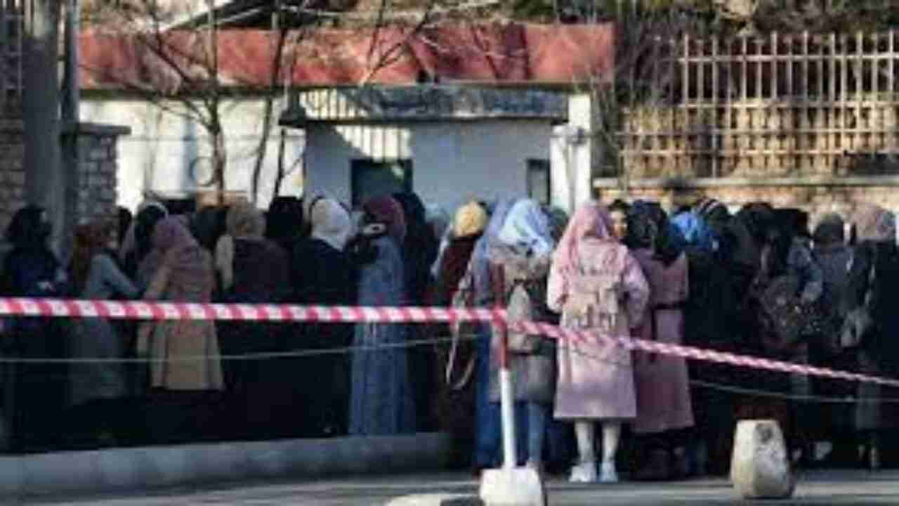 جامعات پر پابندی سپریم کمانڈر نے لگائی انہی کے حکم پر کھلیں گی، طالبان