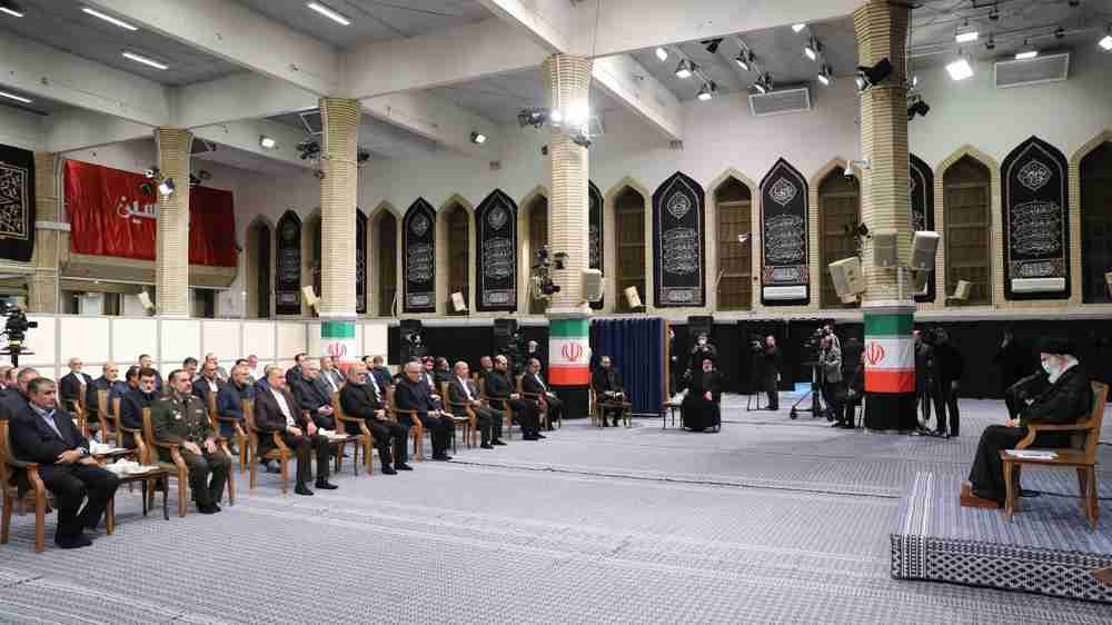پڑوسی ممالک سے تنازعہ کو تعاون میں بدل دینا چاہئے، ولی امر مسلمین