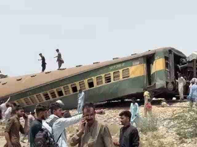 ہزارہ ایکسپریس کا خوفناک حادثہ، 25 افراد جاں بحق، متعدد زخمی