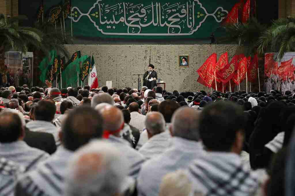 دفاع مقدس نے ایران کو اپنی عظمت دریافت کرنے میں مدد کی، ولی امر مسلمین