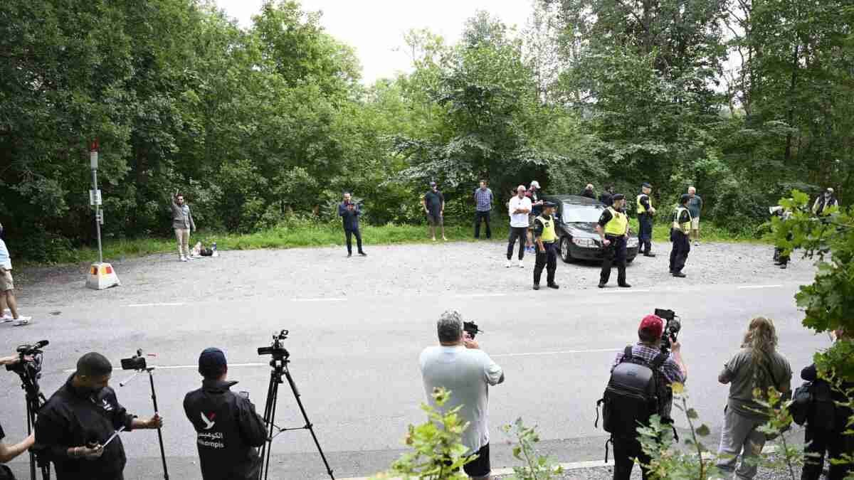 سویڈن میں ایک بار پھر پولیس کی حفاظت میں قرآن مجید نذر آتش، احتجاج پر 15 افراد گرفتار