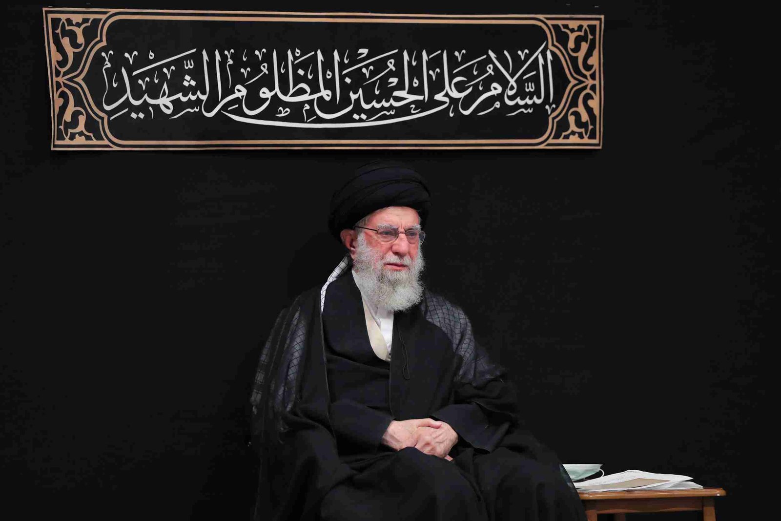 فتح کی بلندیوں پر پہنچنے کے لئے مزاحمت جاری رکھیں، ولی امر مسلمین