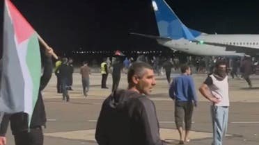 داغستان میں اسرائیلی طیارے پر چڑھائی، پولیس سے جھڑپیں