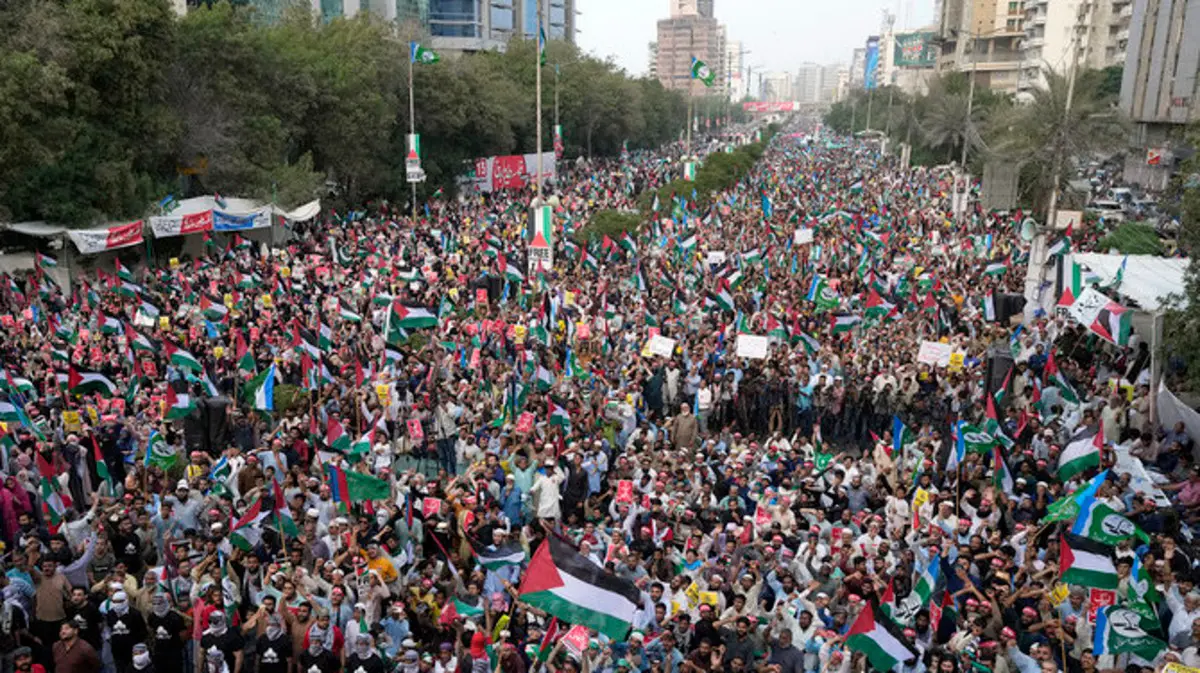 فلسطینیوں سے اظہارِ یکجہتی، پاکستان سمیت دنیا بھر میں مظاہرے اور ریلیاں، وائٹ ہاؤس کے باہر بھی احتجاج