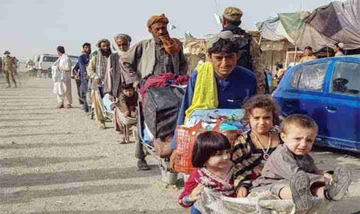 پاکستان سے افغان تارکین کو نکالنے کے فیصلے پر نظر ثانی کا مطالبہ