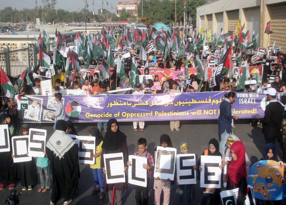 لندن میں لاکھوں افراد سڑکوں پر امڈ آئے، کراچی میں خواتین کی ریلی، غزہ میں جنگ بندی کا مطالبہ