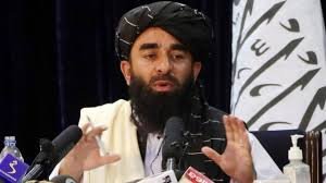 پاکستان میں قانونی طور پر رہائش پذیر افغانوں کو بیدخل نہ کیا جائے، ذبیح اللہ مجاہد