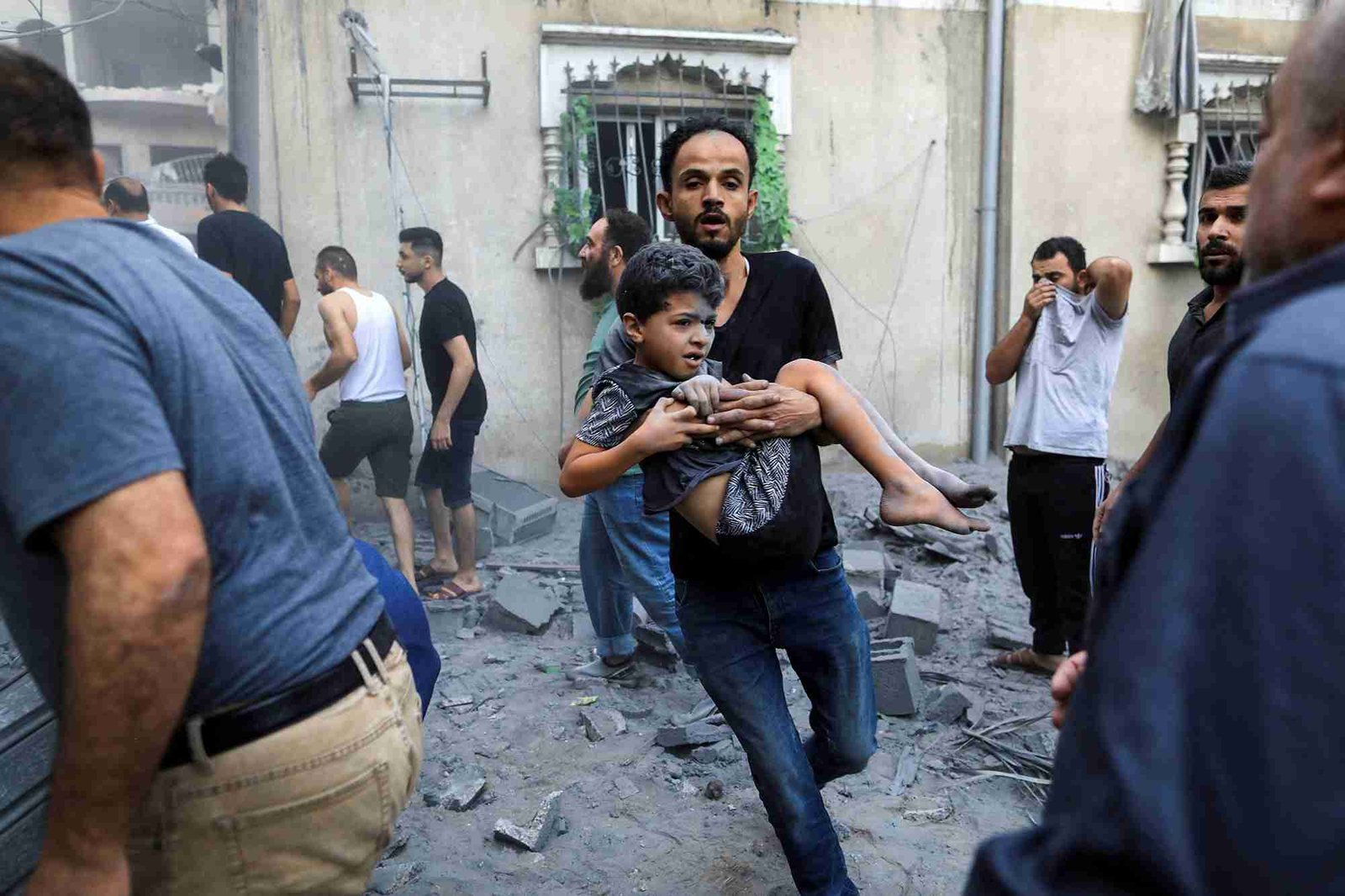 رفح اور خان یونس میں کشتیوں سے بمباری، 55 فلسطینی شہید