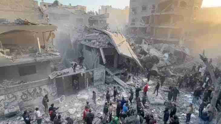 غزہ کی گلیاں میدان جنگ بن گئیں، فضائی حملوں میں بھی تیزی، مزید 110 فلسطینی شہید