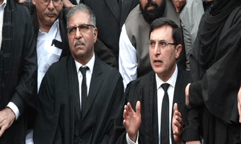 اب تاریخ اس فیصلے پر فیصلہ کرے گی، عوام بانی پی ٹی آئی کی آواز پر ووٹ دیں گے، پی ٹی آئی وکلاء