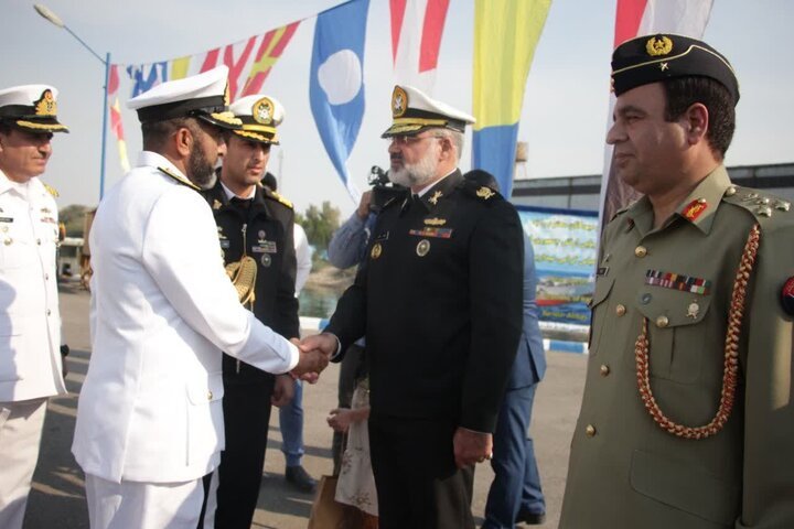 ایران اور پاکستان آبنائے ہرمز میں بحری مشقیں کریں گے