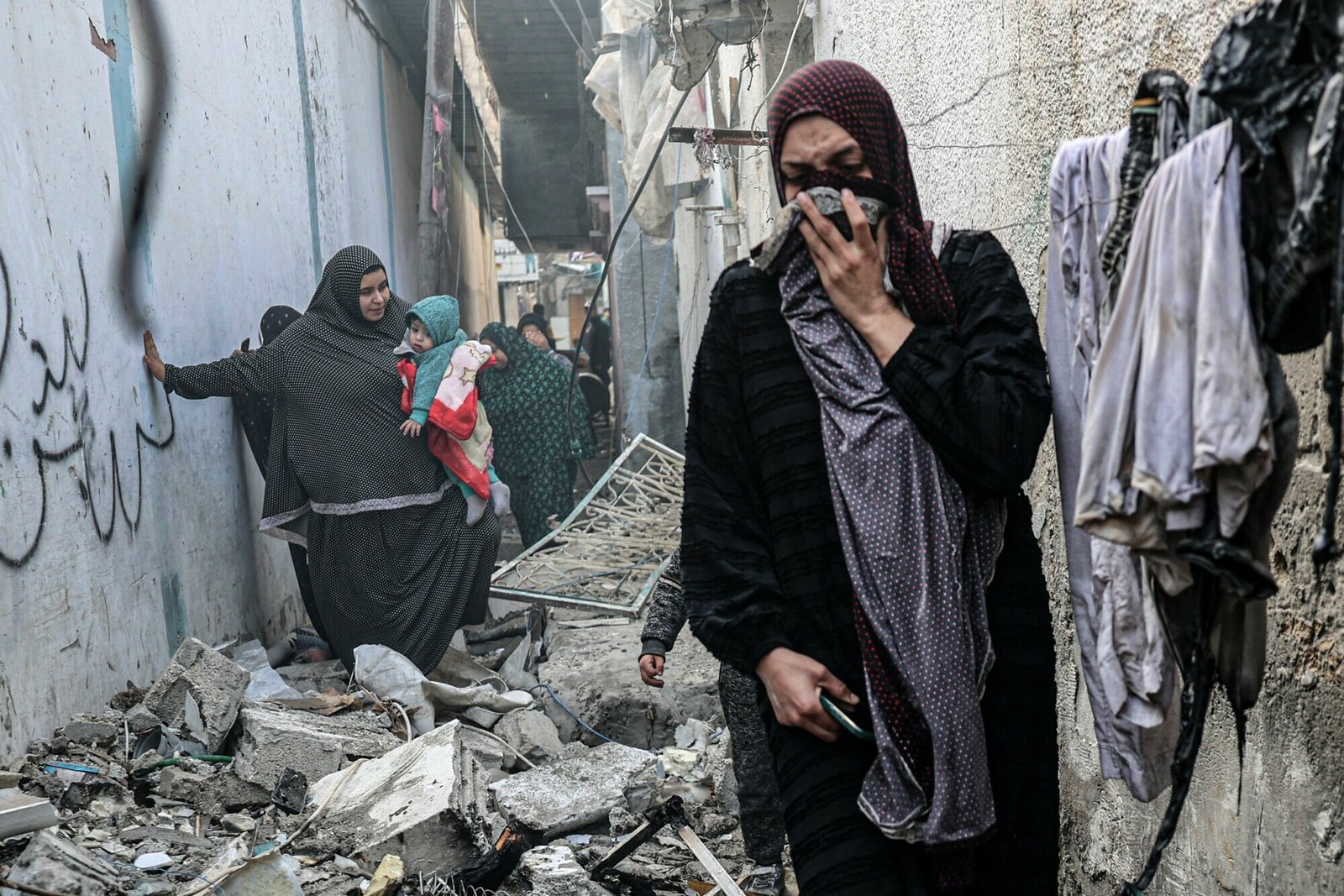 اسرائیلی بربریت جاری، مزید 35 فلسطینی شہید، 3 اسراغ فوجی ہلاک