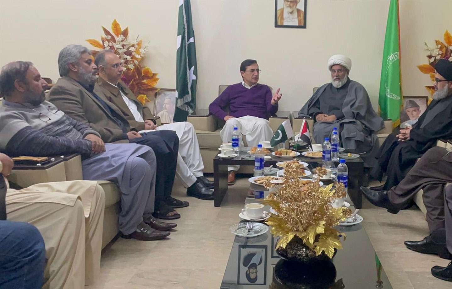 پی ٹی آئی اور سنی اتحاد کونسل قیادت کی ایم ڈبلیو ایم سیکریٹریٹ آمد، سیاسی امور پر تبادلہ خیال