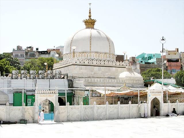 خواجہ معین الدین چشتی کی درگاہ کو متنازعہ بنانے کی سازش