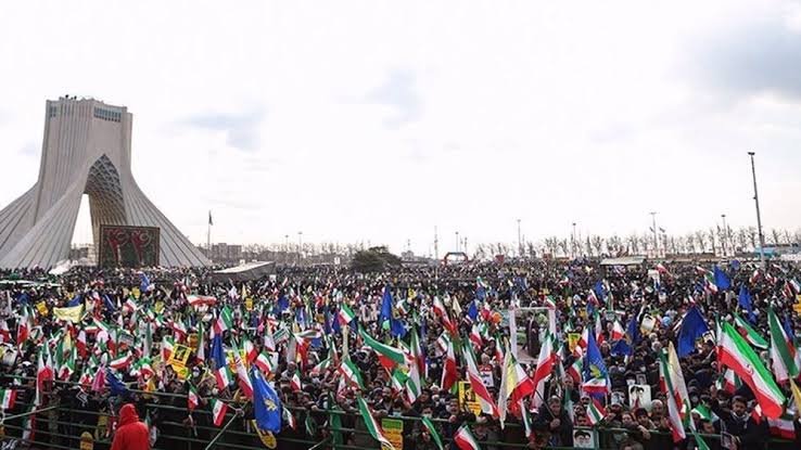 انقلاب کی 45 ویں سالگرہ، ایران اللہ اکبر اور امریکا واسرائیل مردہ باد کے نعروں سے گونج اٹھا