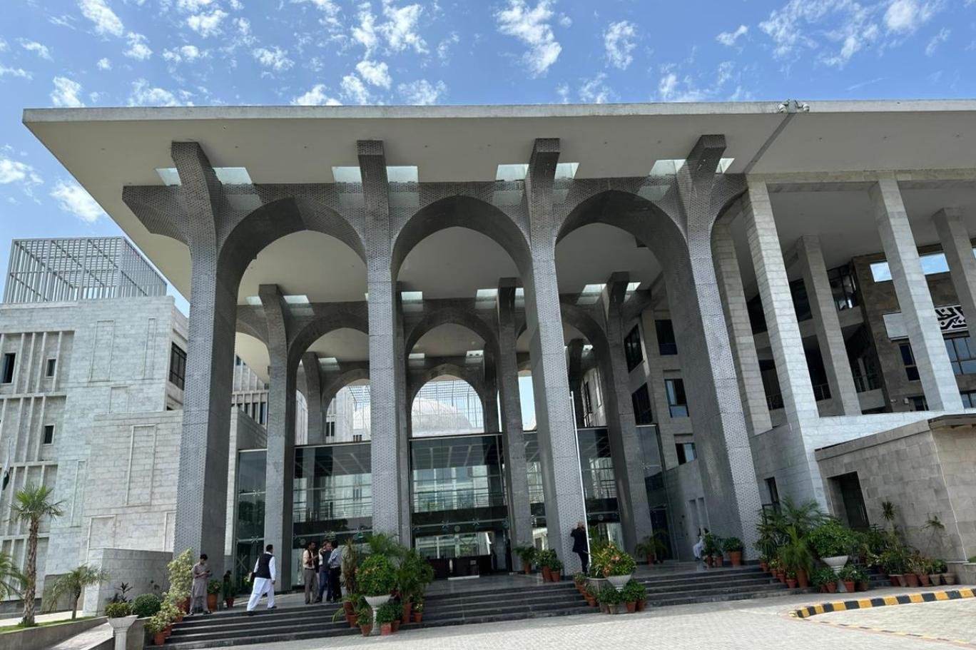 ایکس بندش: سیکریٹری داخلہ کو ثبوتوں سمیت عدالت میں پیشی کا حکم
