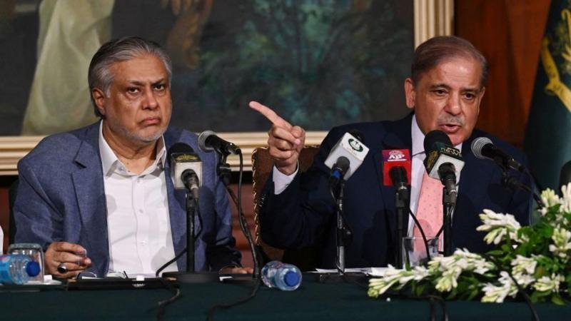 وزیر خارجہ اسحاق ڈار نائب وزیراعظم مقرر