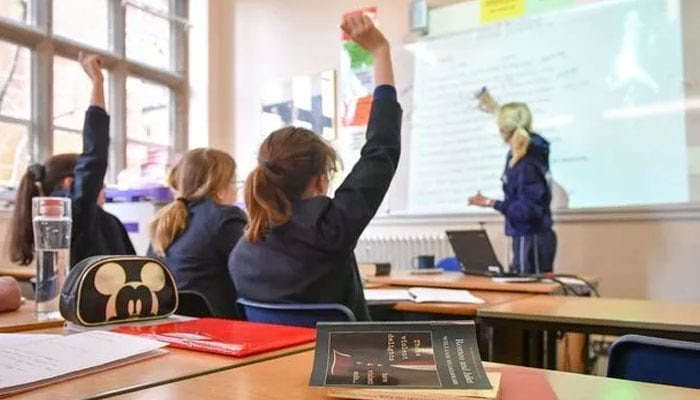 مسلمانوں کا احتجاج رنگ لے آیا، بچوں کو جنسی تعلیم نہ دینے کا فیصلہ