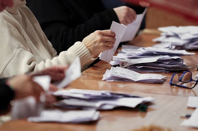 برطانیہ میں حکمران جماعت کو بلدیاتی انتخابات میں شرمناک شکست