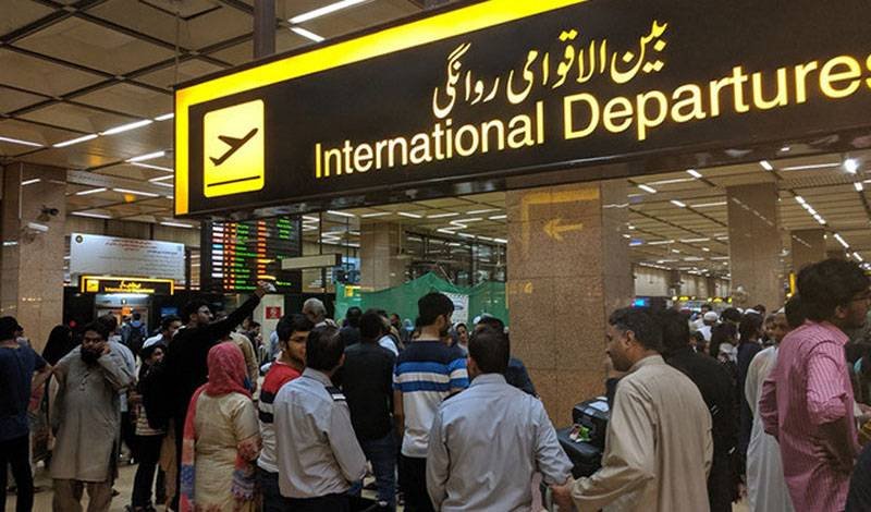سیاسی عدم استحکام، 2 سال میں لاکھوں پاکستانی ملک چھوڑ گئے