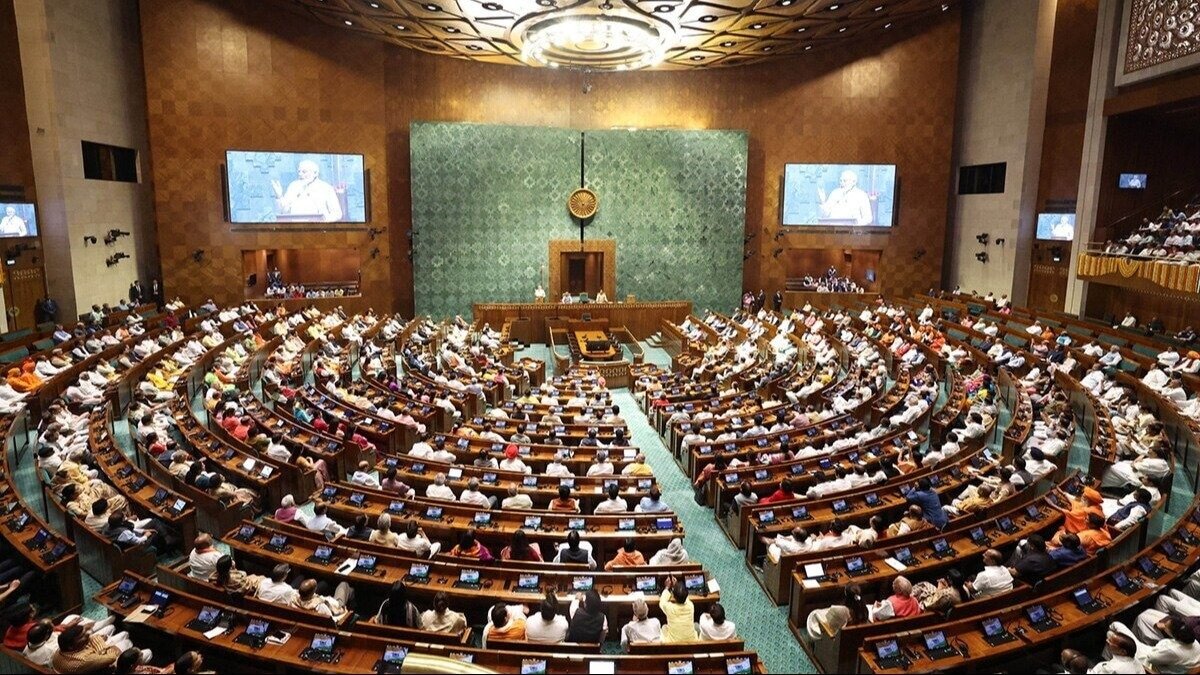ہندوستان میں 18 ویں لوک سبھا کے نو منتخب ارکان نے حلف اٹھالیا