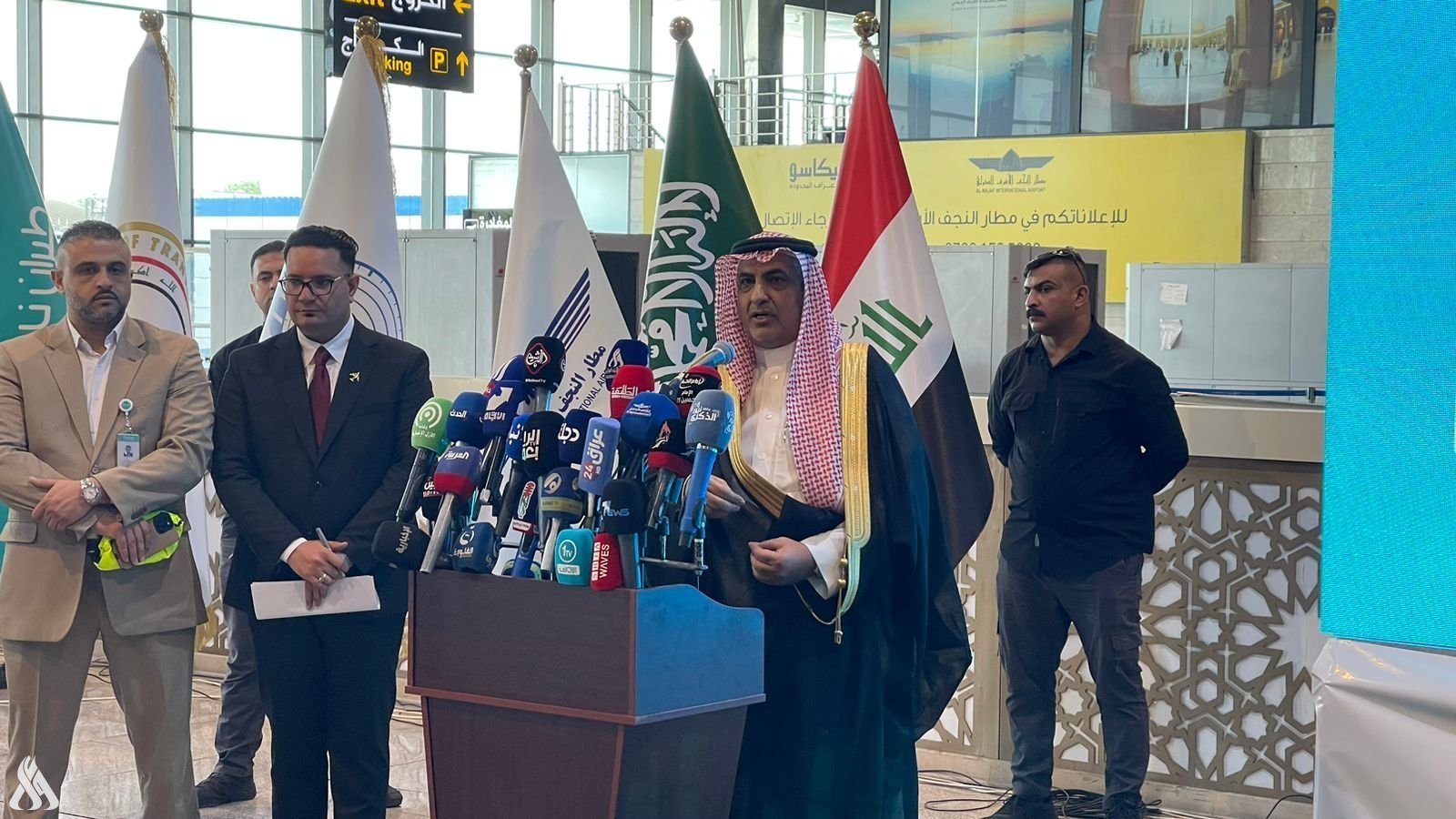 عراق میں سعودی سفیر عبدالعزیز کا کربلا کے بعد نجف اشرف کا دورہ