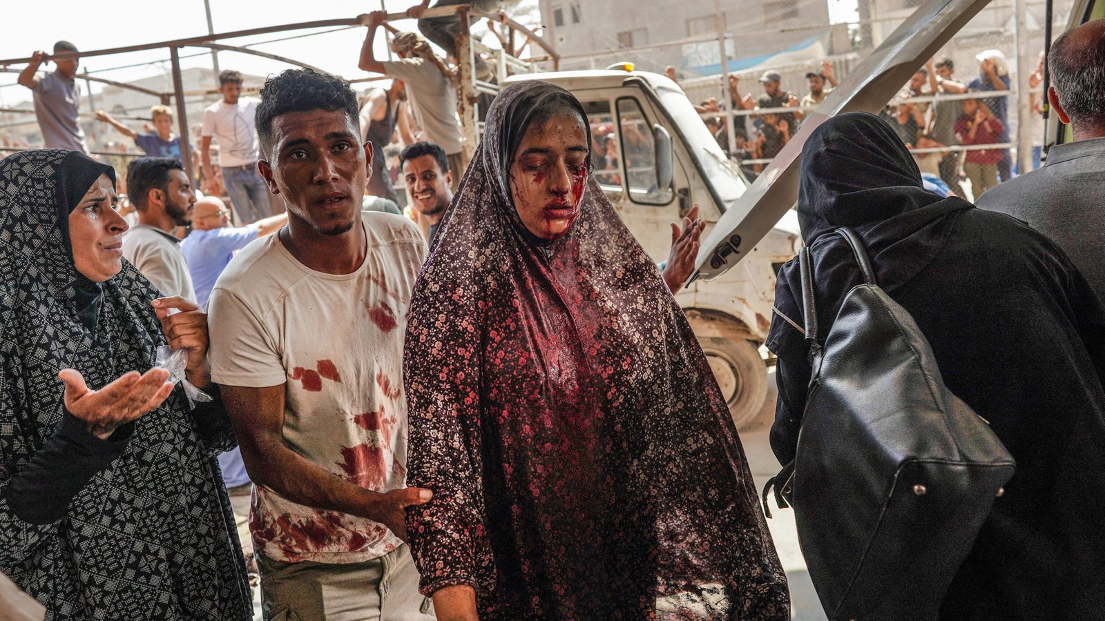 اسرائیلی فوج کے خان یونس پر حملے سے کہرام، خواتین و بچوں سمیت 50 سے زائد فلسطینی شہید