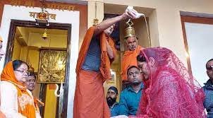 ہندوستانی ریاست مدھیہ پردیش میں مسلمانوں کو لالچ اور دھمکیاں دیکر ہندو بنانے کی مہم