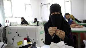 طالبان نے گھروں پر رہنے پر مجبور خواتین سرکاری ملازمین کی تنخواہیں کم کردیں