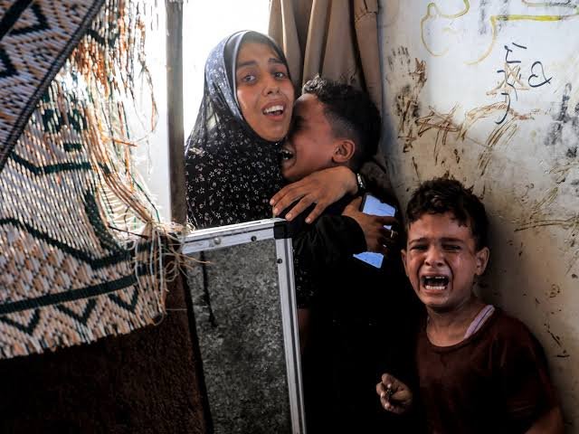 غاصب اسرائیلی فوج کا انروا کے اسکول پر حملہ، 29 فلسطینی شہید، 100 سے زائد زخمی