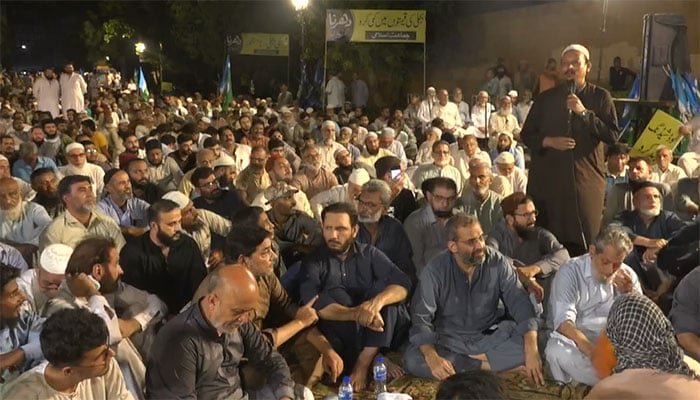 جماعت اسلامی کا کراچی میں گورنر ہاؤس کے باہر بھی دھرنا