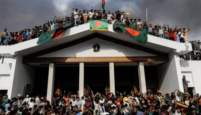 بنگلادیش میں جو کچھ ہوا اس کی بڑی وجہ بھی ظلم ہے، عمران خان