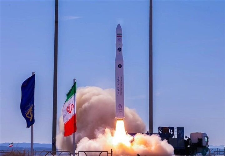 ایران نے اپنا ایک اور ریسرچ سیٹیلائٹ خلا میں بھیج دیا