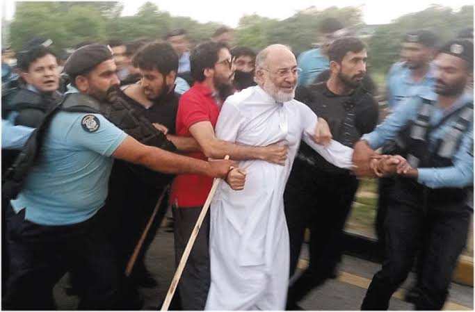 اسلام آباد: اسرائیل کیخلاف مظاہرے پر سابق سنیٹر مشتاق احمد سمیت 10 مظاہرین گرفتار