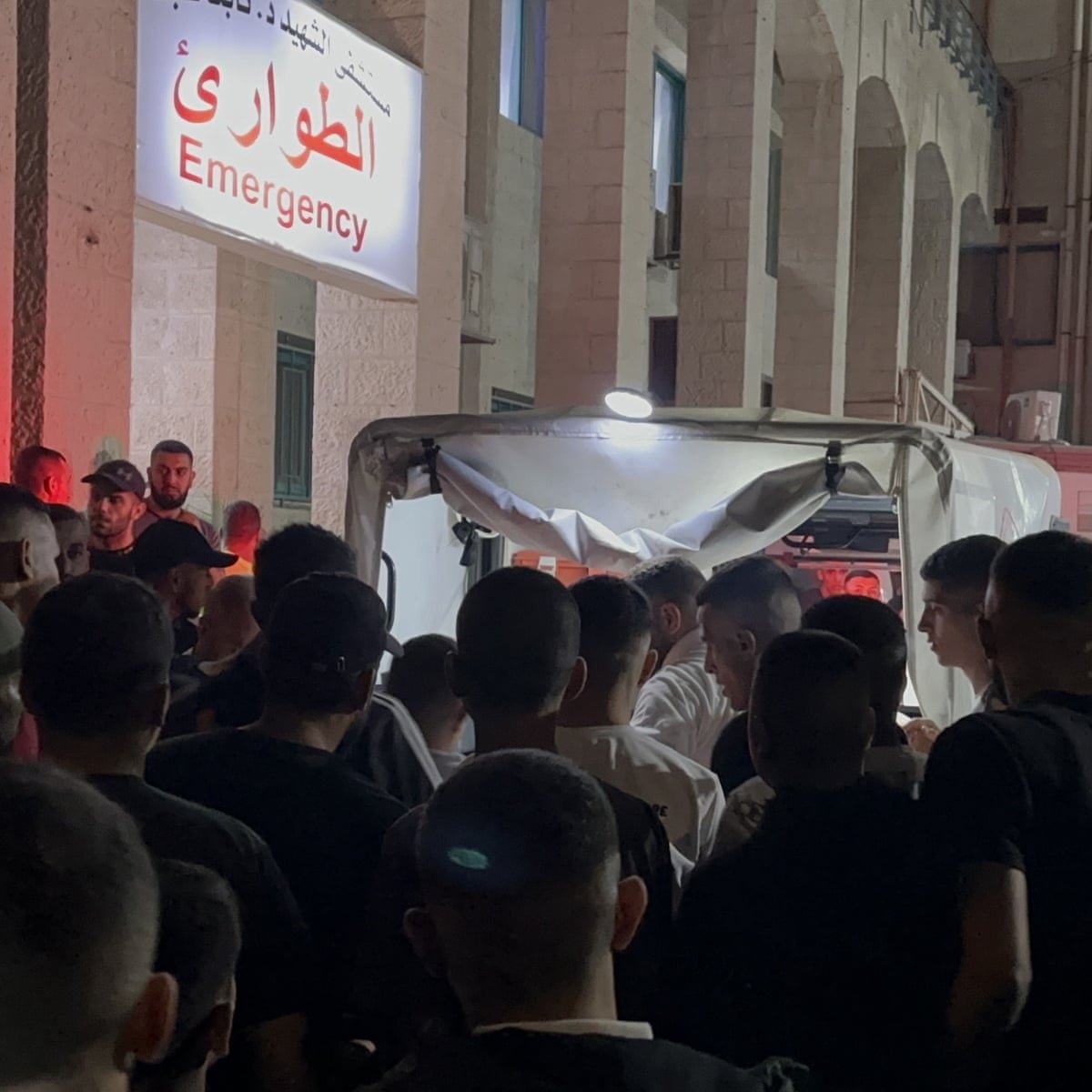 طولکرم پناہ گزین کیمپ پر بمباری، 18 فلسطینی شہید، درجنوں زخمی