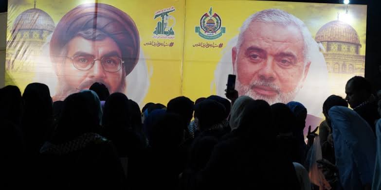 کراچی: فلسطین فاؤنڈیشن کی جانب سے شہداء کی یاد میں شمعیں روشن کی گئیں