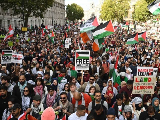 فلسطینیوں کی حمایت میں دنیا بھر میں احتجاجی مظاہرے اور ریلیاں