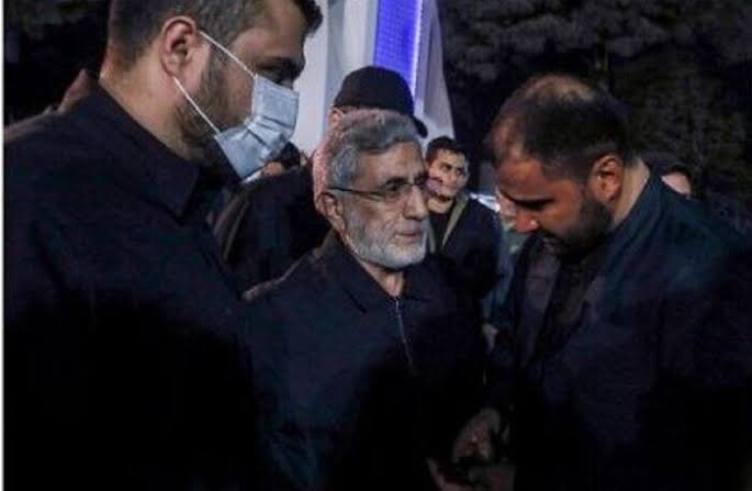 جنرل عباس نیلفروشان کا جسد خاکی تہران پہنچ گیا، قدس فورس کے سربراہ اسماعیل قاآنی نے استقبال کیا